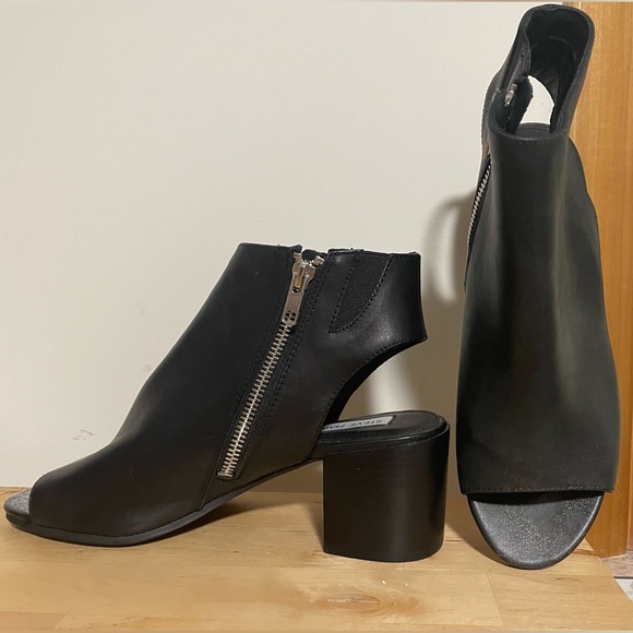 Open toe, open heel black heeled sandals - Picture 1 of 5